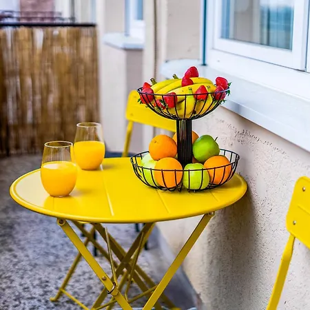Apartment Sunbeam Cloud Old Town City View Renovated